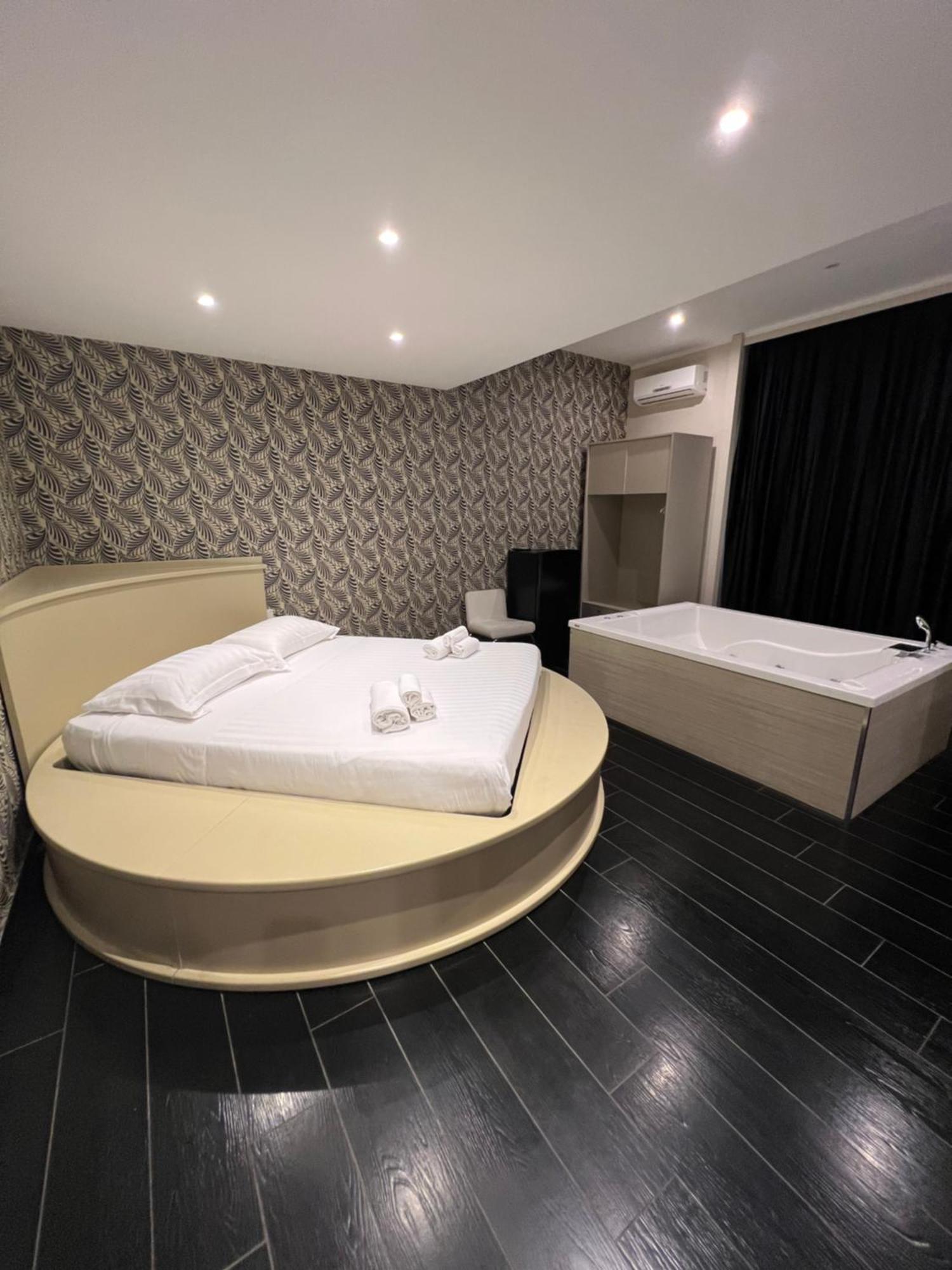 Goditi Napoli2 Apartment Bagian luar foto
